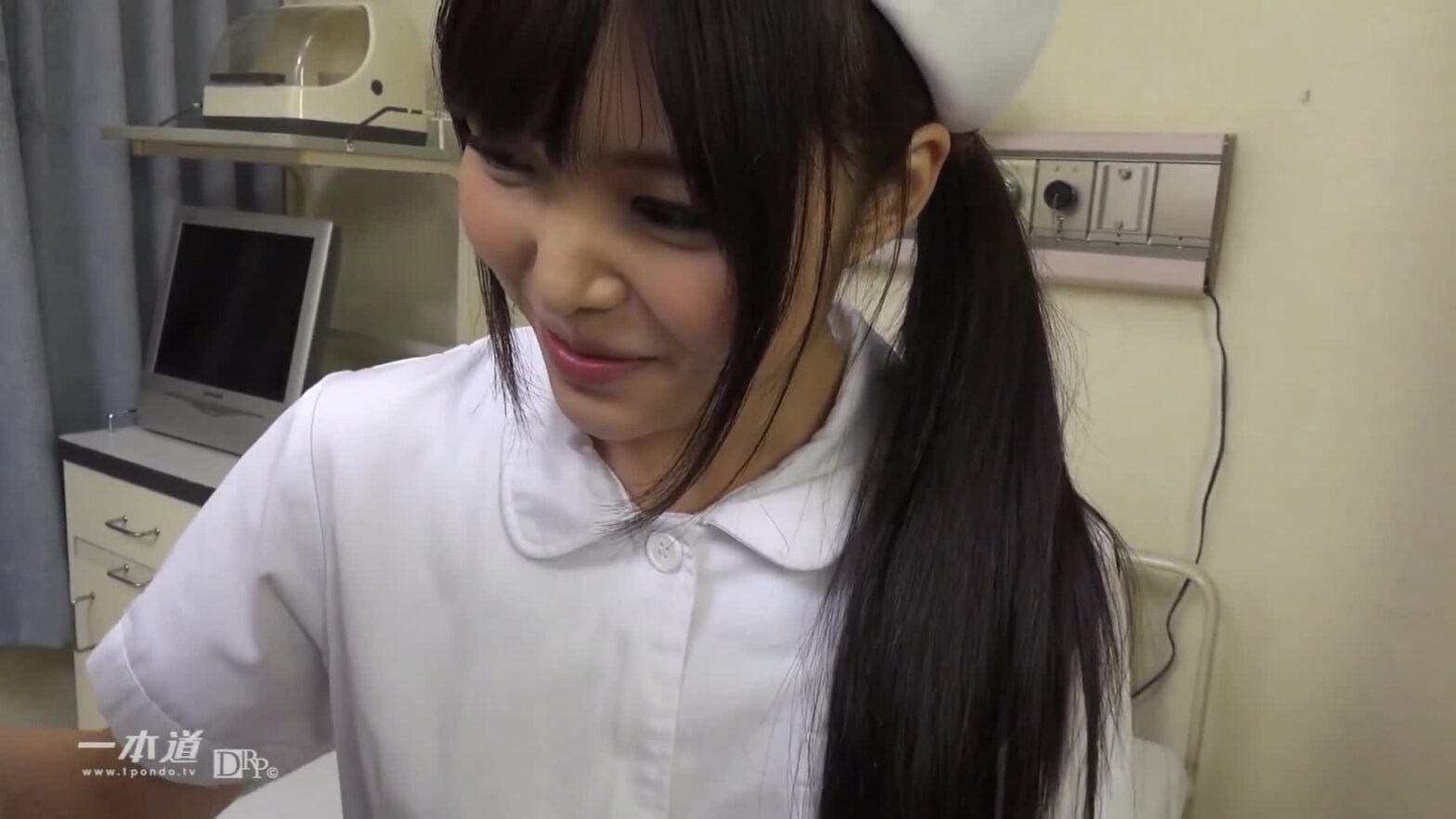 Nắc em điều dưỡng dễ thương khiêu gợi