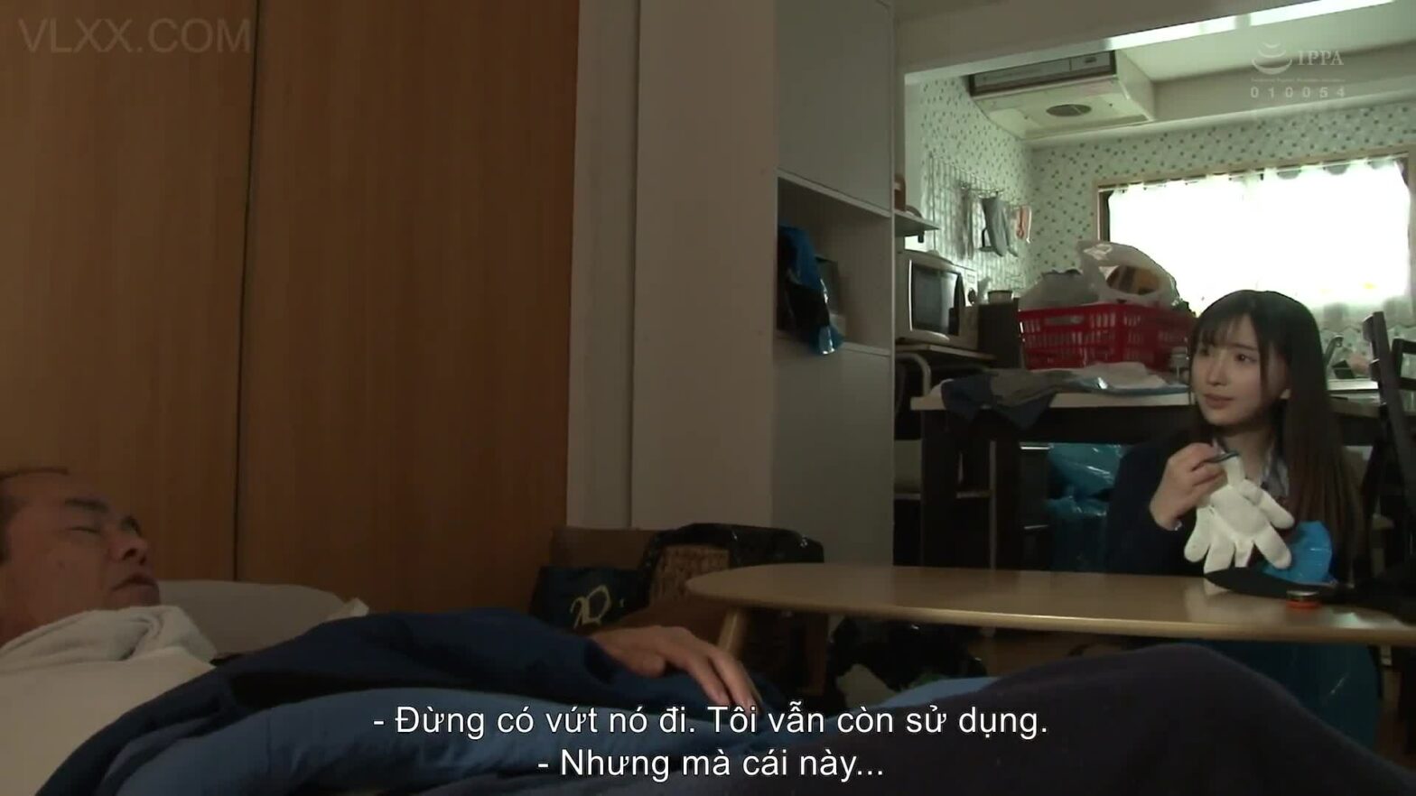 đưa em ghệ về nhà chơi, thanh niên bị “mọc sừng” lúc nào không hay